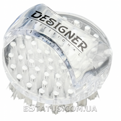 Маникюрная щетка-сметка Designer с круглой ручкой для сметания пыли (цвет прозрачный) Маникюрная щетка-сметка Designer с круглой ручкой для сметания пыли (цвет прозрачный)